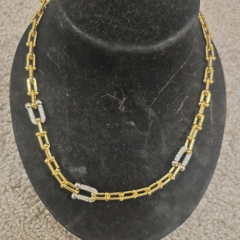 21kgp Dubai Jewelry - Elegant Gold and Silver Necklace
